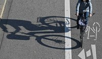 Niederlande testen Tempolimits auf Radwegen