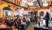 Endspurt für den Vision Zero Award: Der Deutsche Verkehrssicherheitsrat freut sich noch bis zum 4. Mai über Bewerbungen. Der Preis zeichnet herausragende Sicherheitsmaßnahmen und Projekte zur Reduzierung von Unfällen im Straßenverkehr aus.