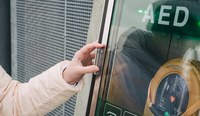 ADAC fordert mehr Defibrillatoren für Autohöfe