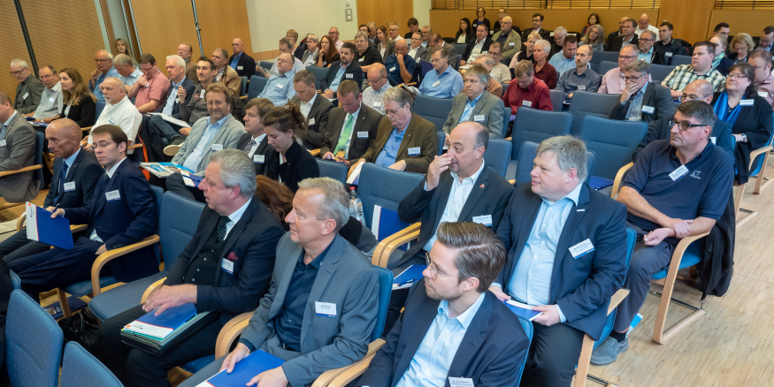 Publikum auf der Branchenkonferenz "Be- und Entladen - Gefährdungen und Lösungen"